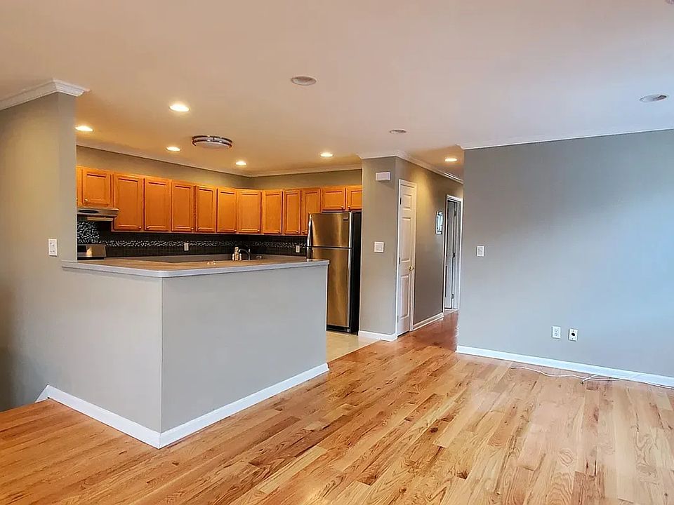 1st image of 169 Beach 98 St #3