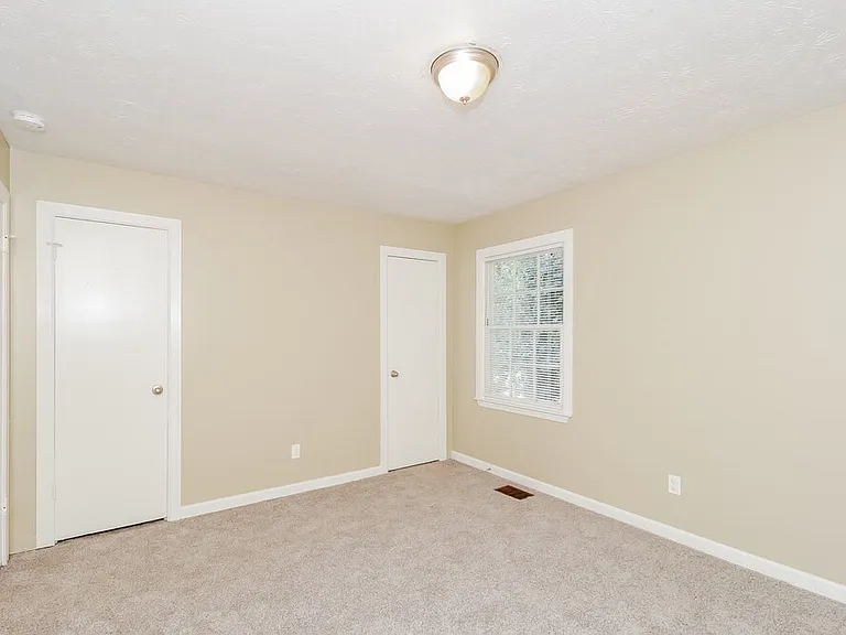 375 N Hickory Ln — Photo 10