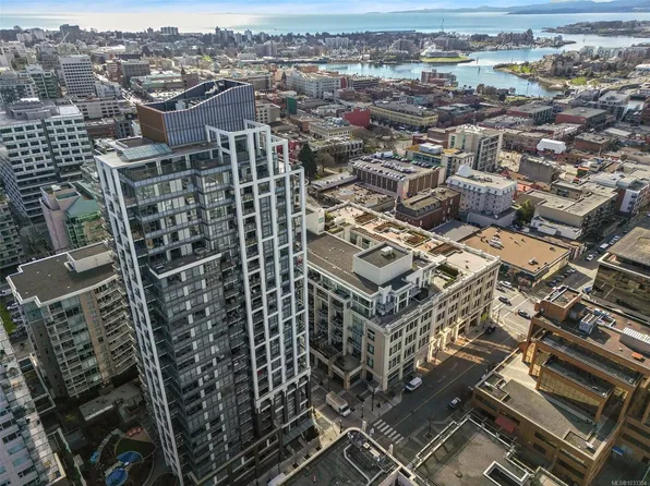 777 Herald St #1106, Victoria, BC V8T 0C7