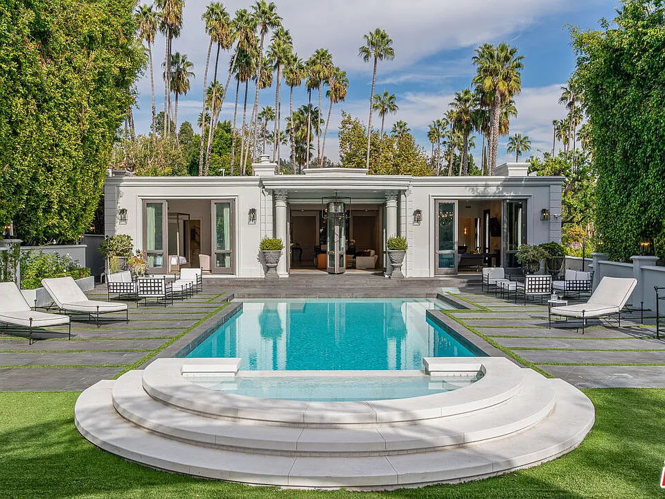 402 Doheny Rd
