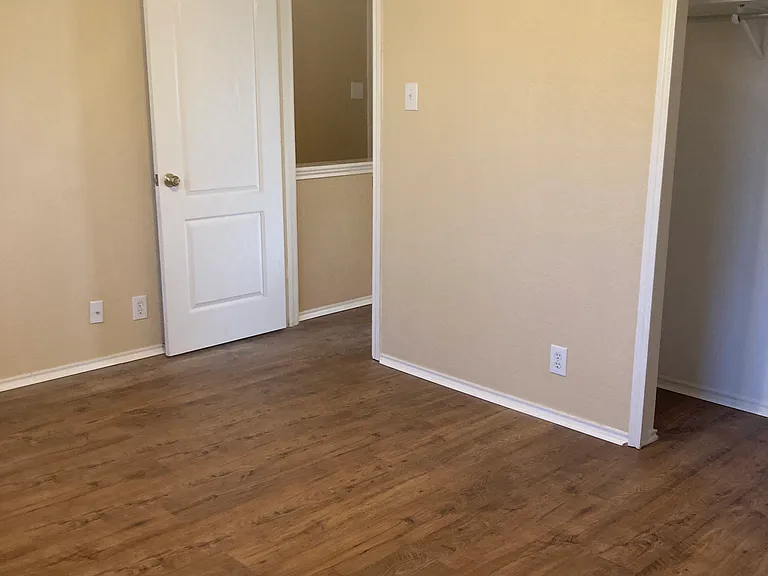 16215 Ike Ln — Photo 18