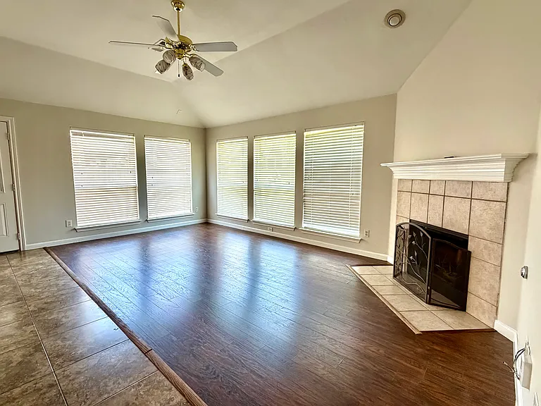 4308 Linda Kay Ln — Photo 16