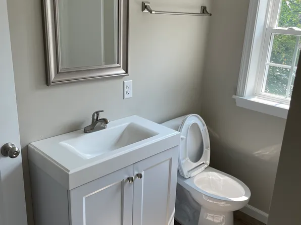 1015 Main St #1, Clinton, MA 01510