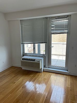 4th image of 86-49 Broadway #601