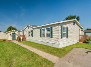 8285 Feather Holw, Fenton, MI 48430