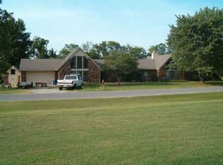 9005 E Salem Dr, Claremore, OK 74019