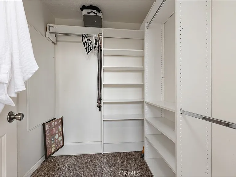 230 California Ct — Photo 20