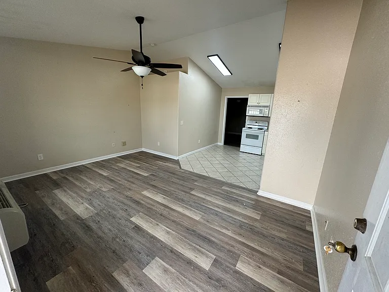 1723 & 1725 Brooklyn Dr #C — Photo 3