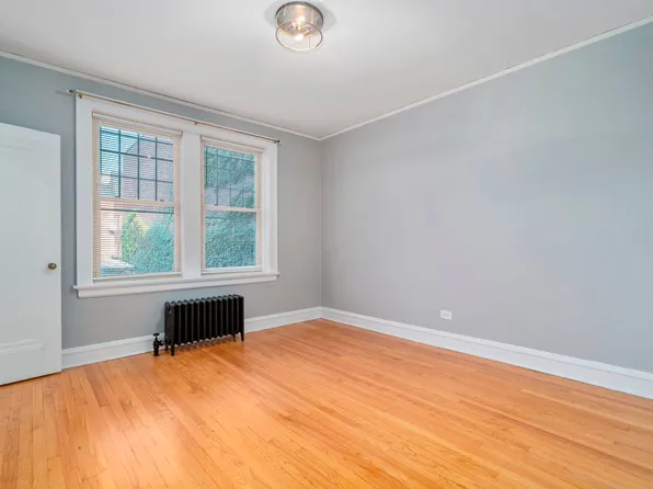 530-532 Hillside Apartments, 530-532 Hillside Ave, Glen Ellyn, IL 60137
