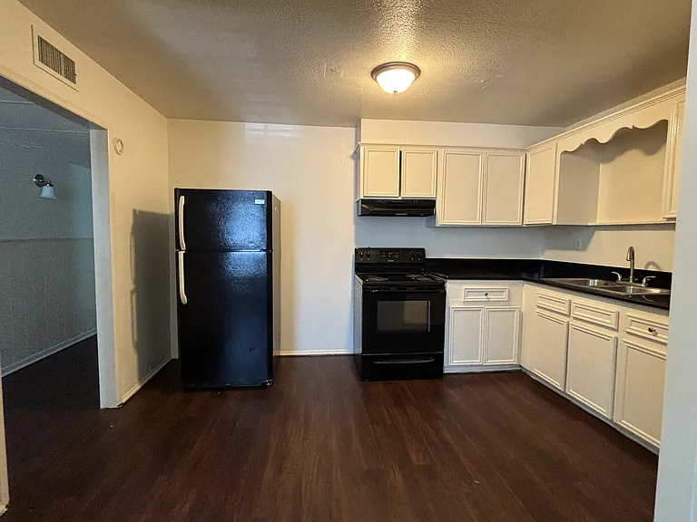 222 E Phillips Rd #4 — Photo 2