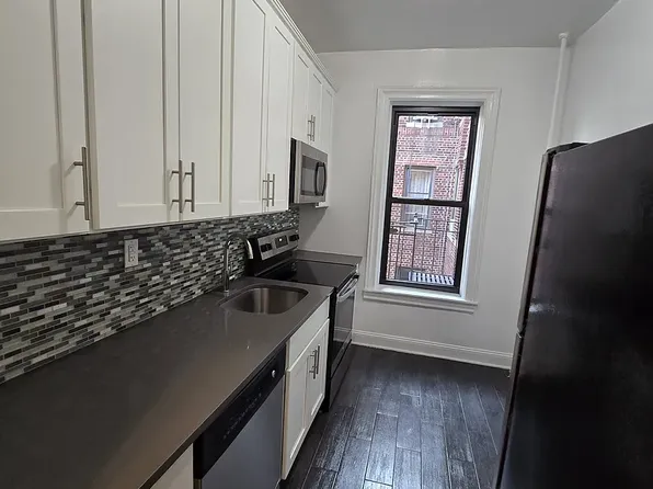 250 Ocean Pkwy APT 5E, Brooklyn, NY 11218