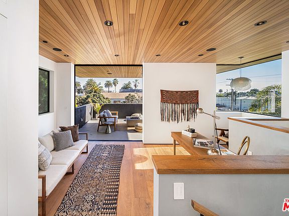 5th image of 303 Windward Ave #1/2