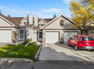 147 W Somervale Park SW, Calgary, AB T2Y3J4