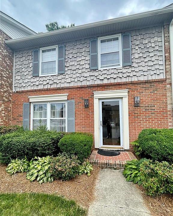 1st image of 3202 Regents Park Ln Unit C
