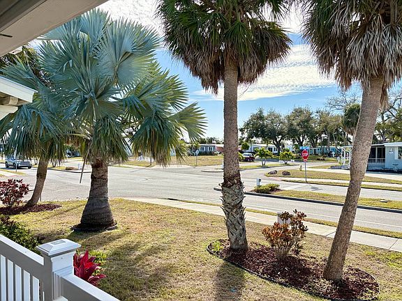 4th image of 943 Lucaya W