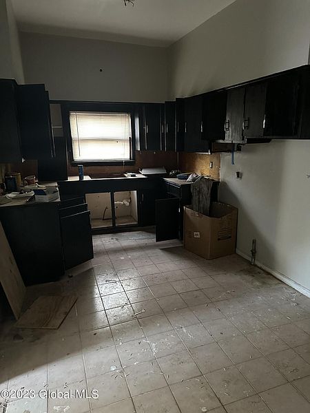 3rd image of 1507 Carrie Street