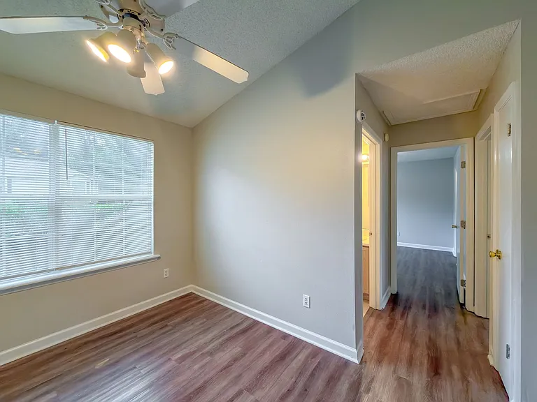 1367 Idlewild Dr — Photo 24