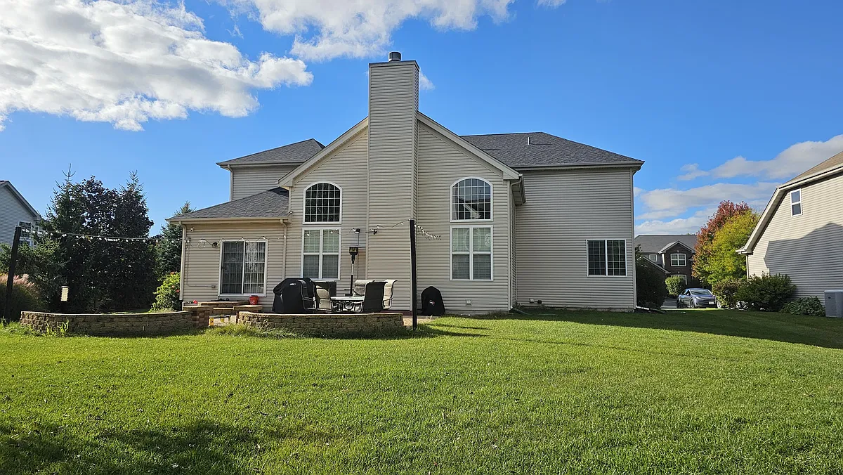 Building Photo - 1685 White Oak Ln