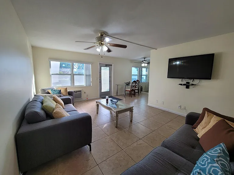 155 Coventry Pl — Photo 16