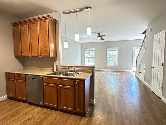 5th image of 110 Lena Ln
