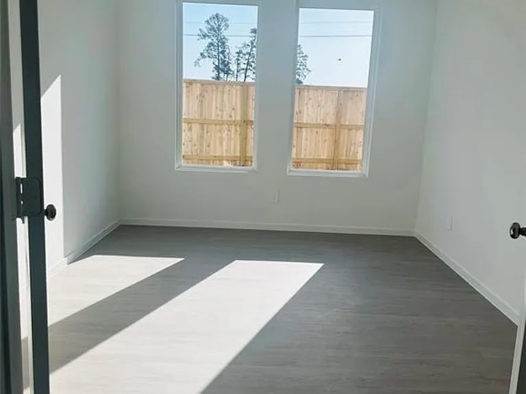 226 Draper Shadows Dr — Photo 17