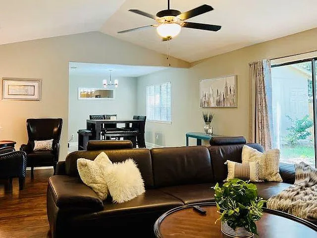 289 Honeysuckle Way — Photo 7