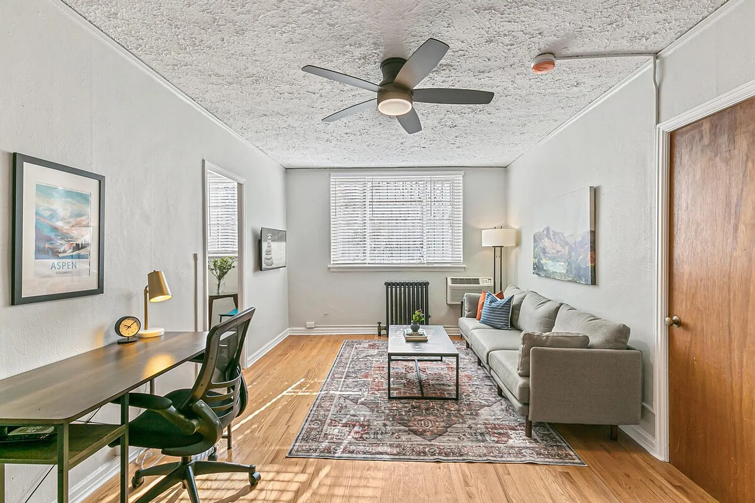 1 bed, 1.0 bath, 452 sqft, $2,426 — Photo 2