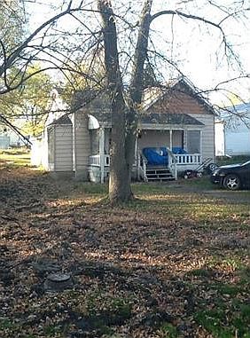 2nd image of 319 W 6th St