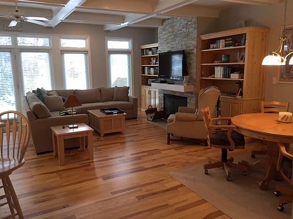 3rd image of 414 S Lakeshore Dr