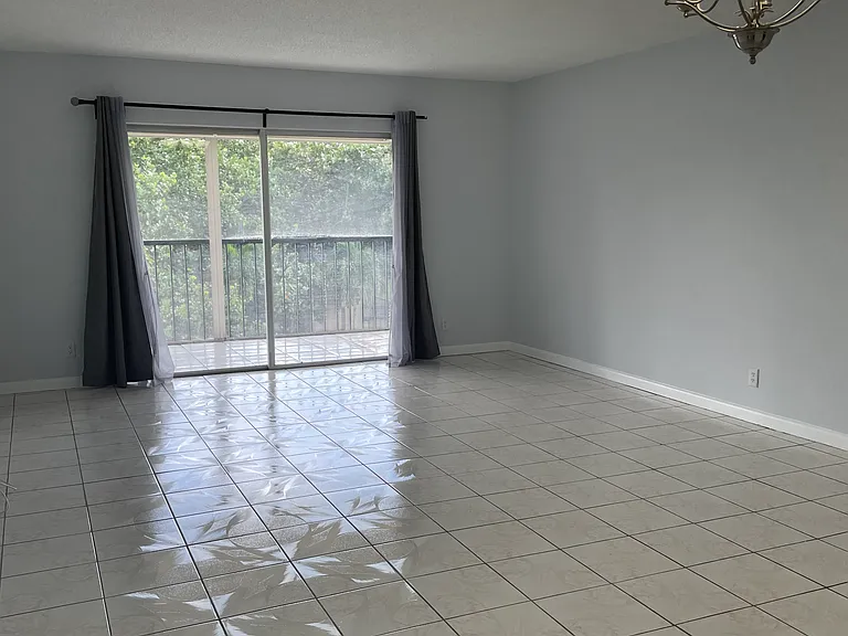 6361 N Falls Circle Dr #409 — Photo 16