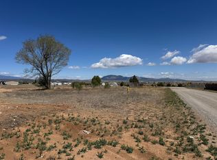 54 Range Rd, Edgewood, NM 87015