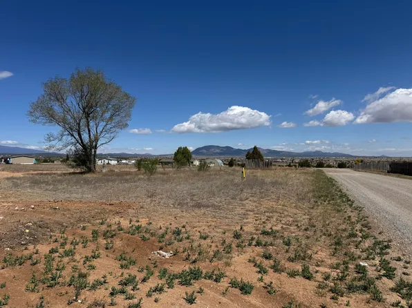 54 Range Rd, Edgewood, NM 87015