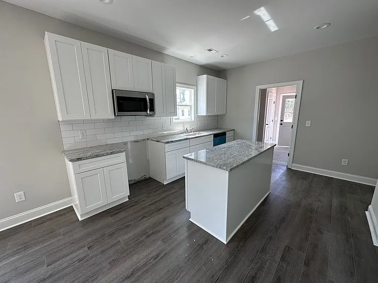 4308 Peachtree Ave — Photo 3