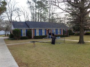 121 Greenbriar Rd, Greenwood, SC 29649