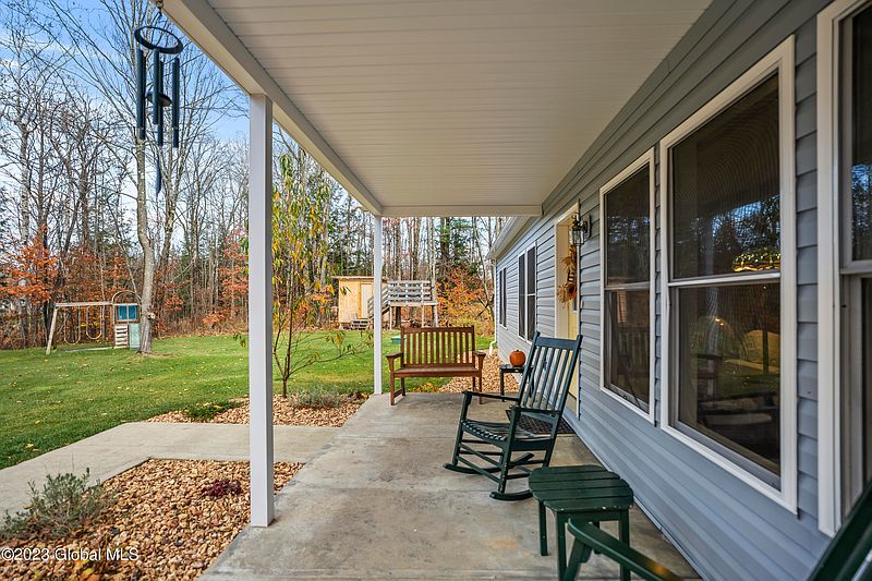3rd image of 3527 Lake Road