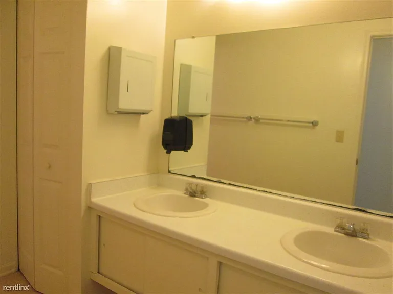 404 W Forest Ave — Photo 13