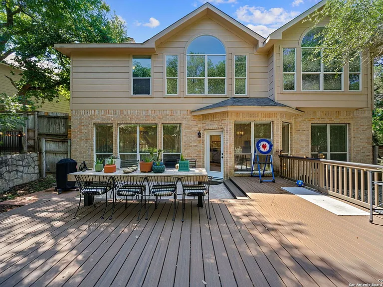 614 Cypress Trl — Photo 23