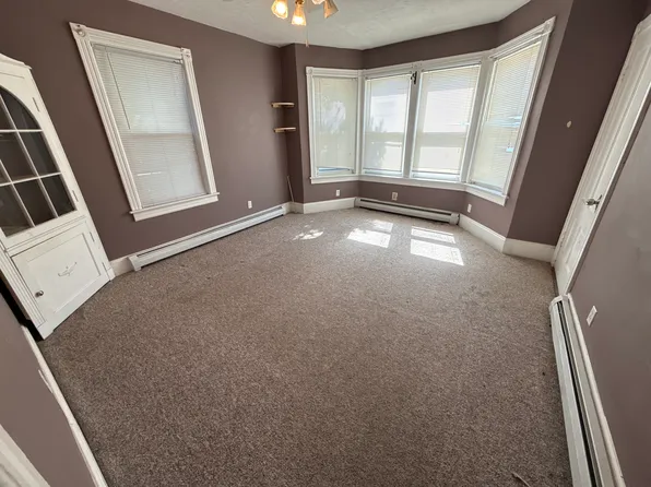 68 Cleveland St, Pawtucket, RI 02860