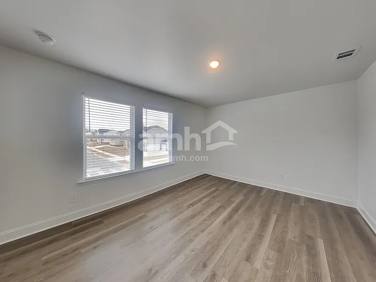 108 Punderson Dr — Photo 13