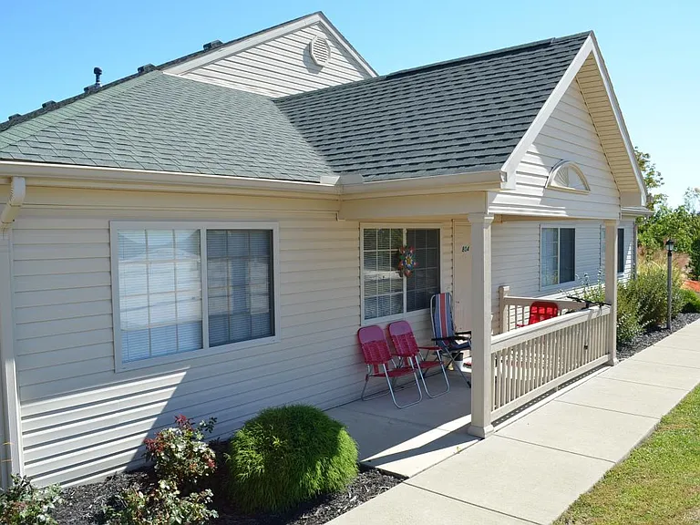 804 Altamonte Dr — Photo 1