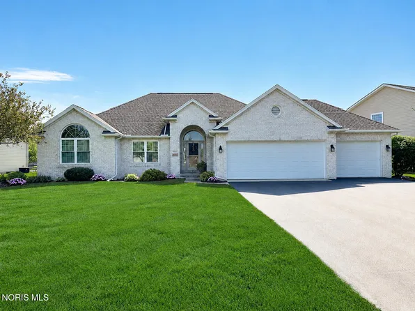 7017 Shadowridge Dr, Waterville, OH 43566
