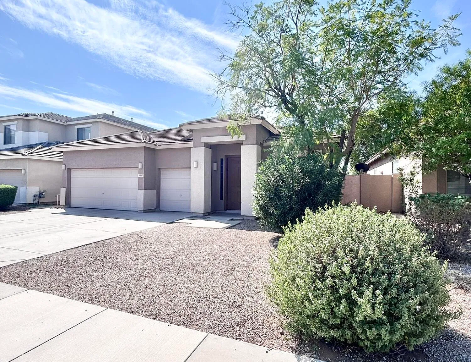 4 bed, 2.0 bath, 2198 sqft, $1,900 — Photo 2