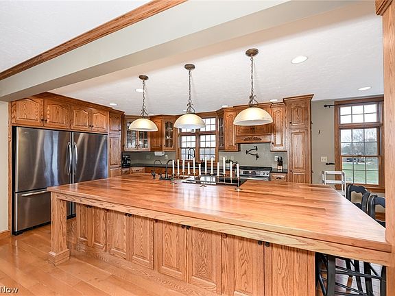 3rd image of 9535 Daniels Rd