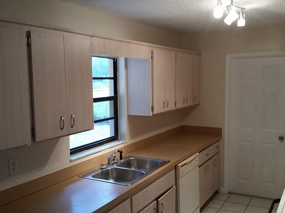5th image of 431 Pershing Ave