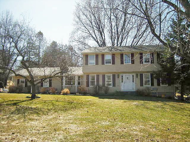 1st image of 114 Stonecrest Dr