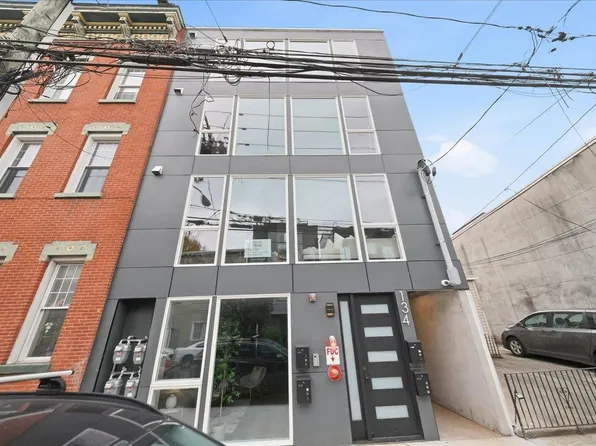 134 New York Avenue image 1 of 29