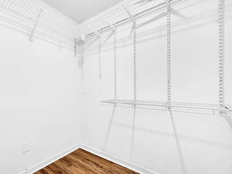 10825 Newbridge Dr — Photo 22