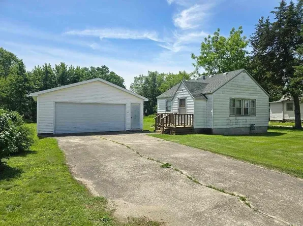 416 Douglas Ave, Ackley, IA 50601