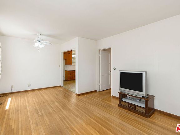4th image of 4049 Coolidge Ave