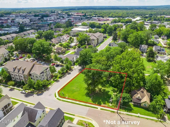 262 W Deaderick St, Jackson, TN 38301